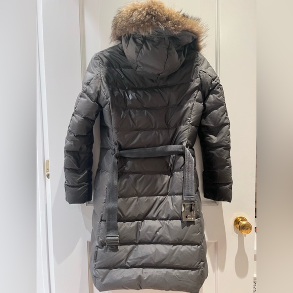 Moncler silver winter coat with fur lined hood and buckle - Picture 5 of 10